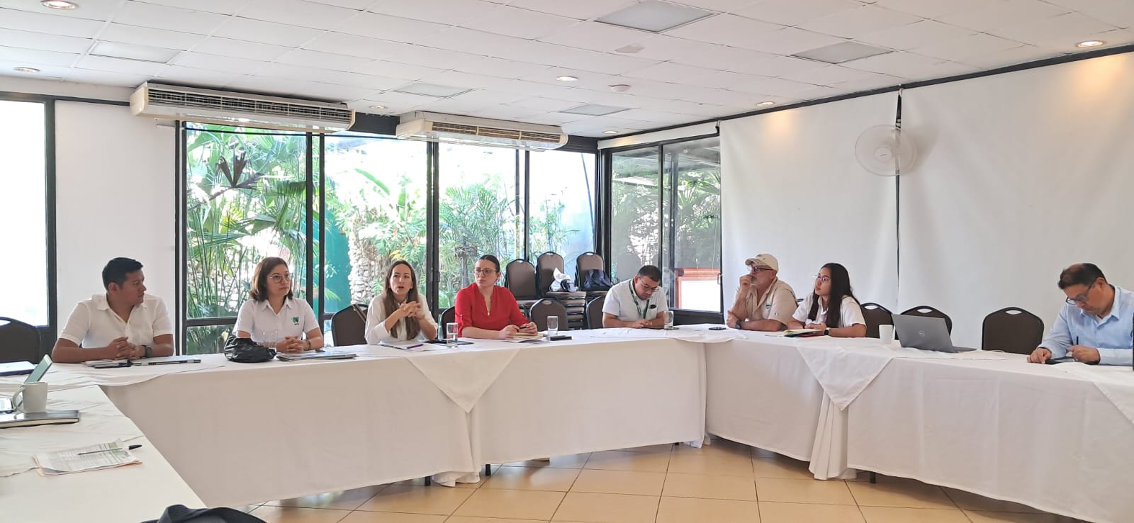 Embajadora del Reino Unido visita proyecto
