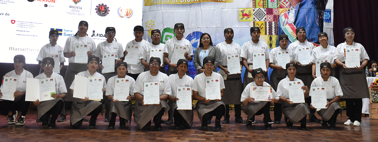 251 jóvenes Manq’a  son certificados 